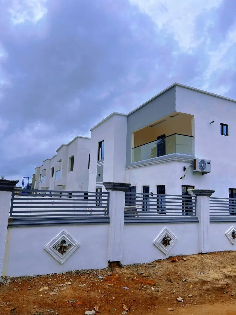 Modern home design by Smart Brother
